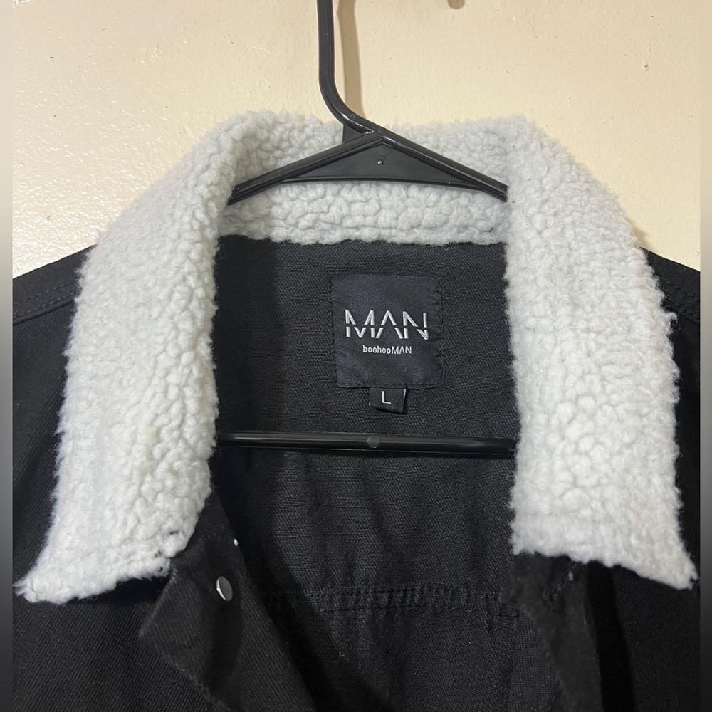 Boohoo Black Jacket with Sherpa White Collar